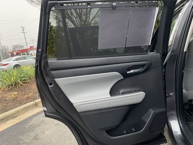 Certified 2024 Toyota Highlander XLE image 15