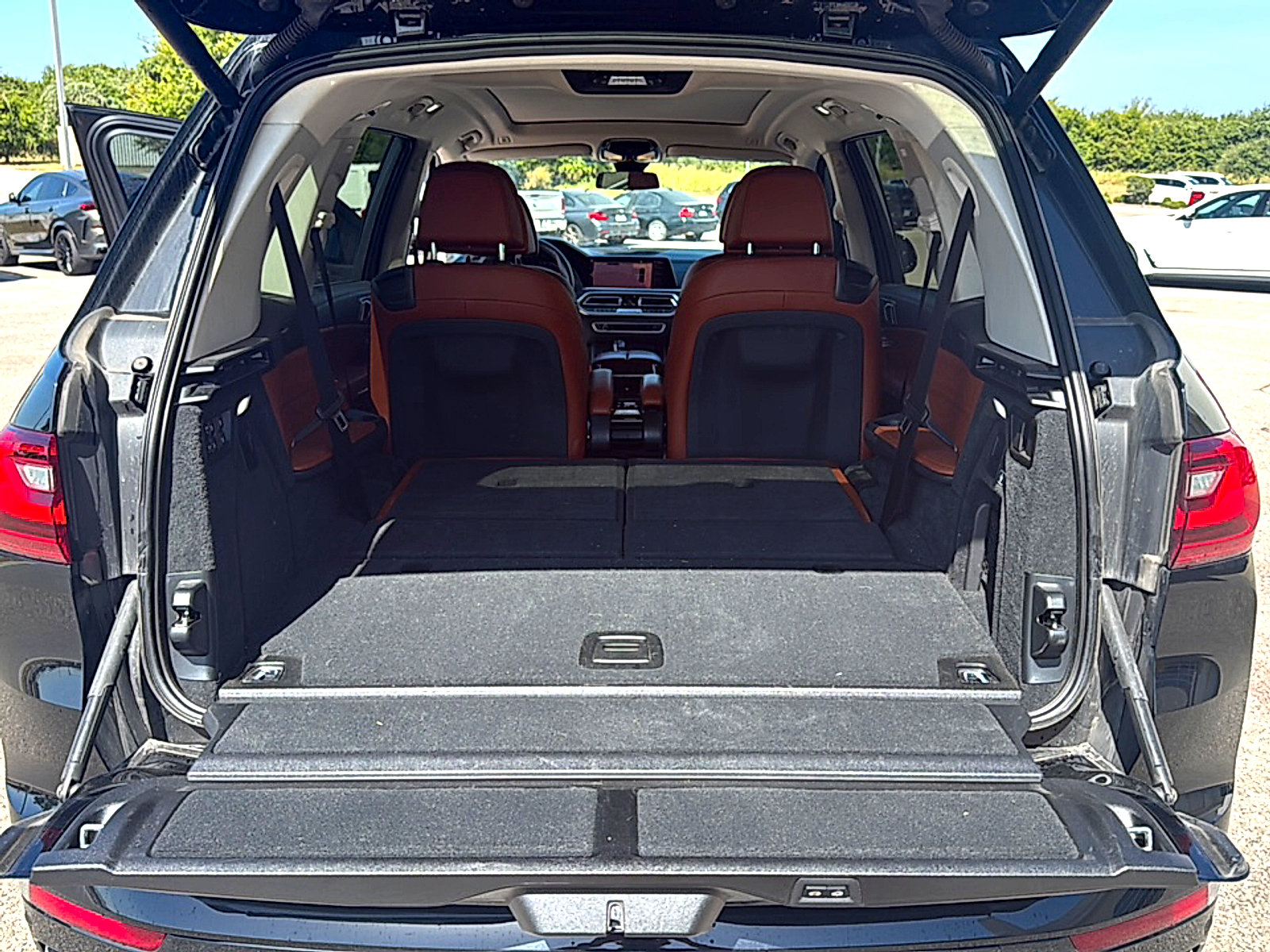 Used 2022 BMW X7 xDrive40i w/ Executive Package AWD/4WD image 9