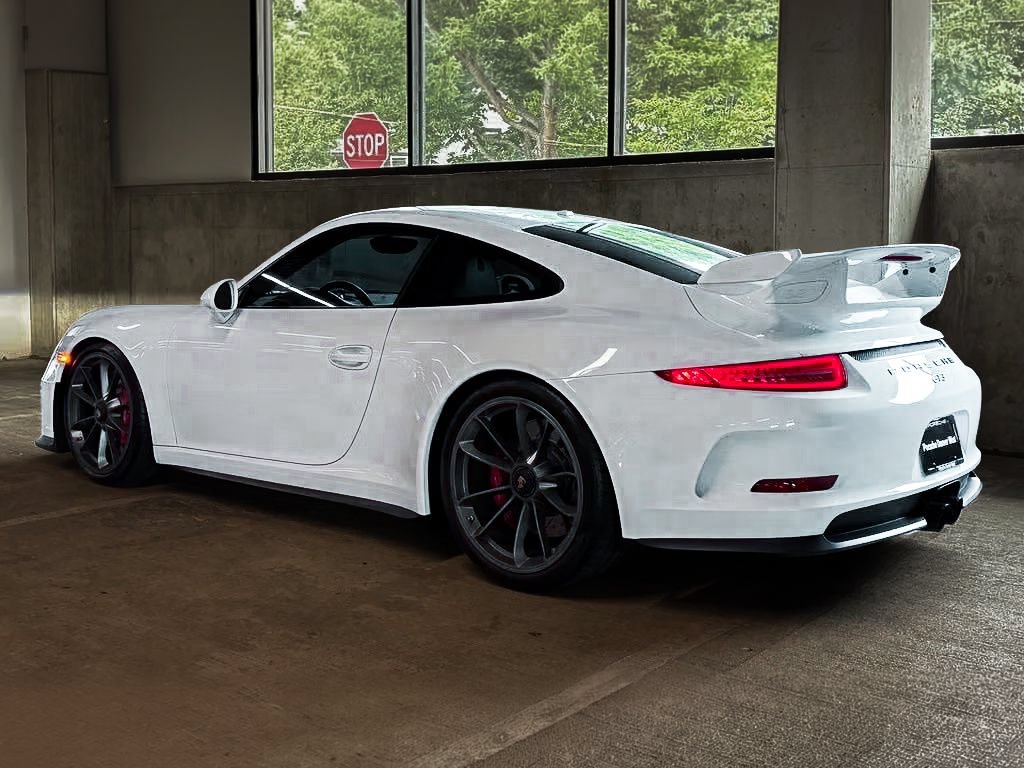 Used 2015 Porsche 911 GT3 RWD image 3