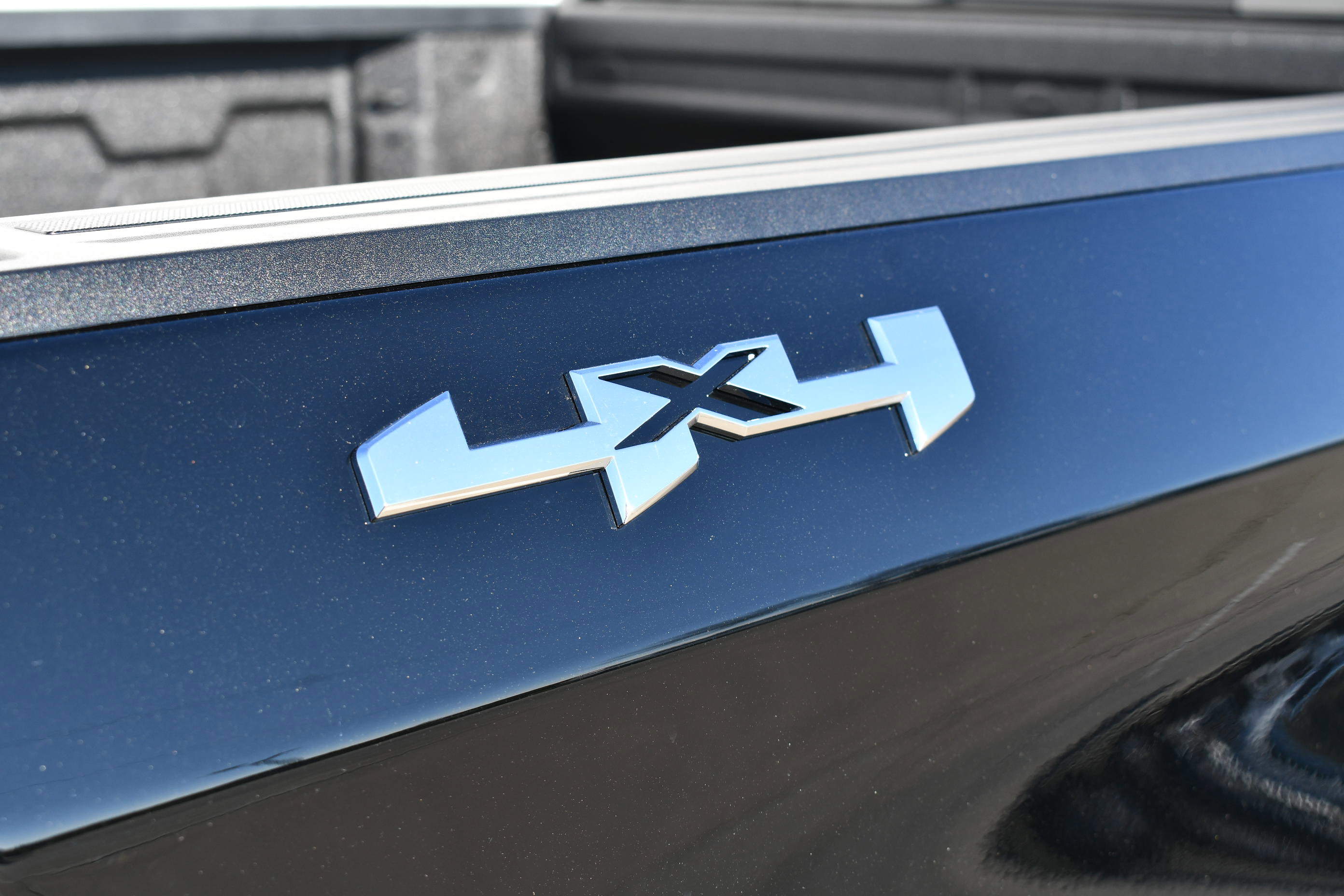 New 2026 GMC Sierra 1500 SLE w/ Preferred Package image 9
