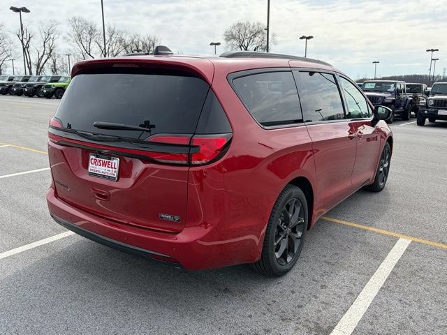 New 2026 Chrysler Pacifica Select w/ S Appearance Package FWD image 8