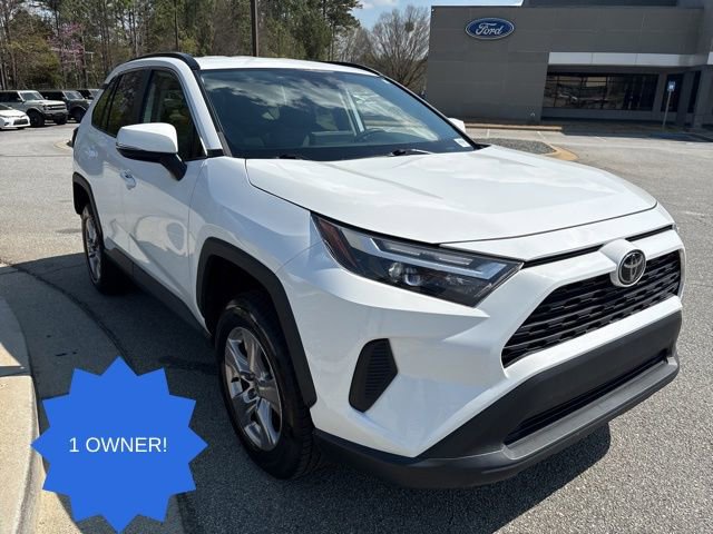 Used 2022 Toyota RAV4 XLE image 2