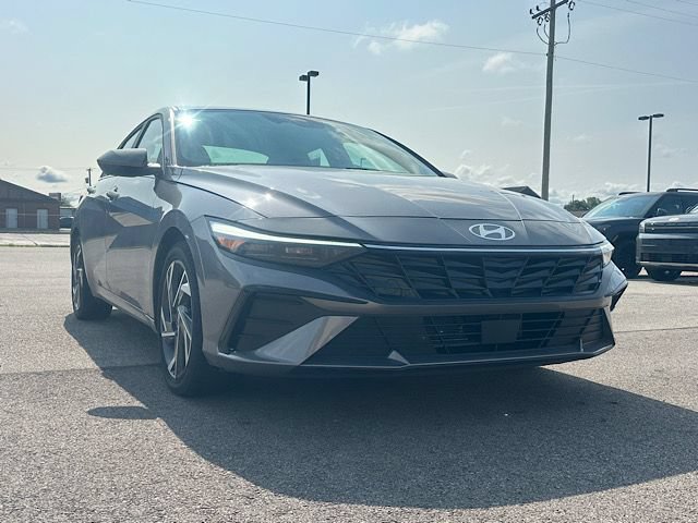 Used 2024 Hyundai Elantra SEL w/ Convenience Package FWD image 11