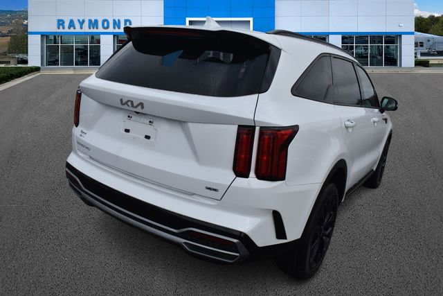 Used 2023 Kia Sorento SX image 3