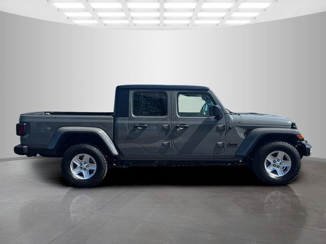 Certified 2022 Jeep Gladiator Sport AWD/4WD image 8