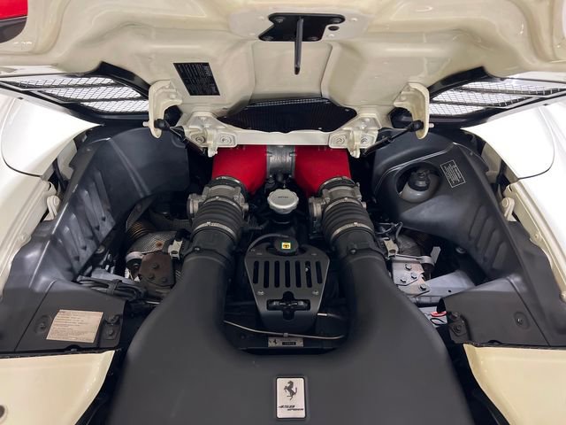 Used 2013 Ferrari 458 Spider image 37