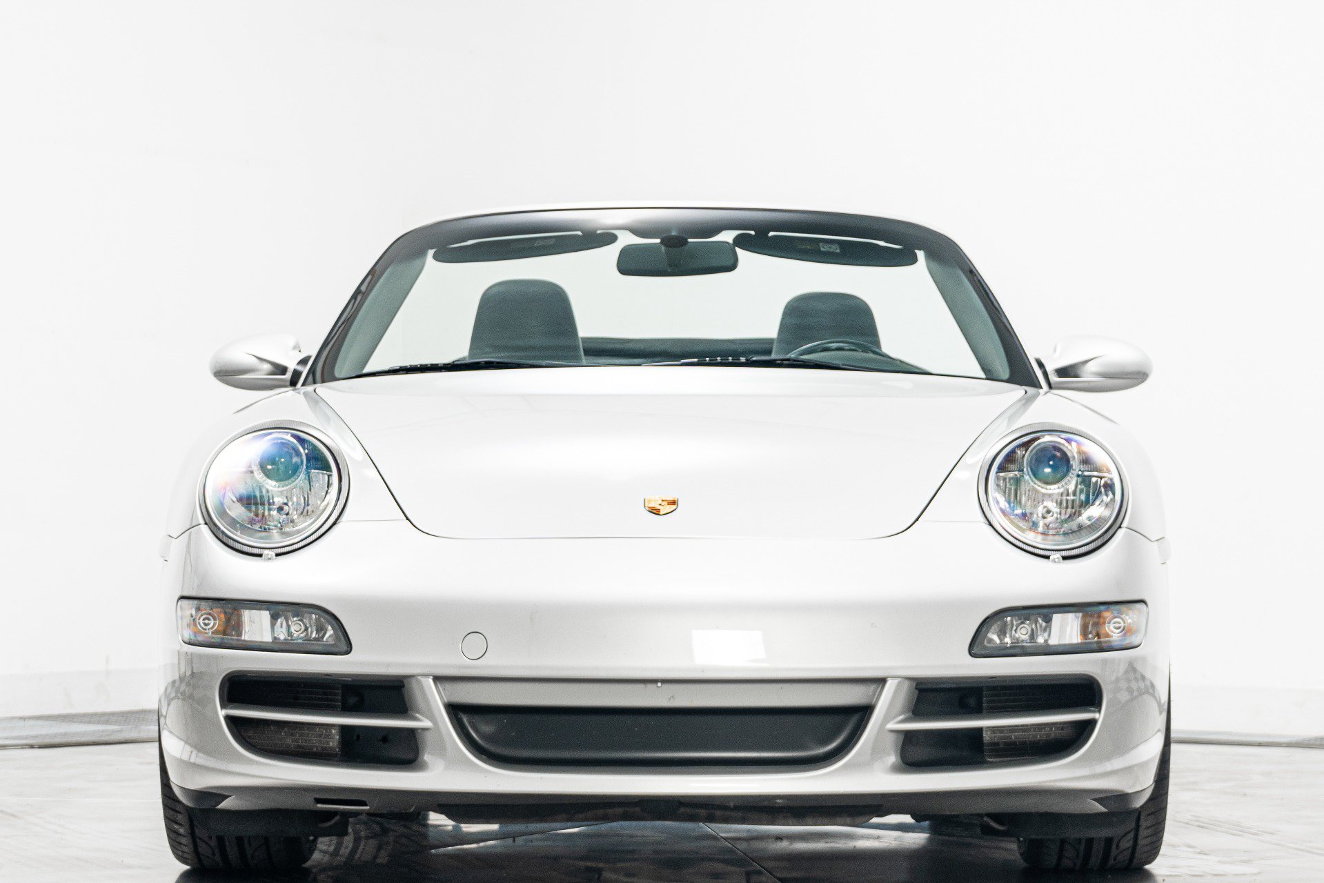 Used 2005 Porsche 911 Carrera RWD image 4