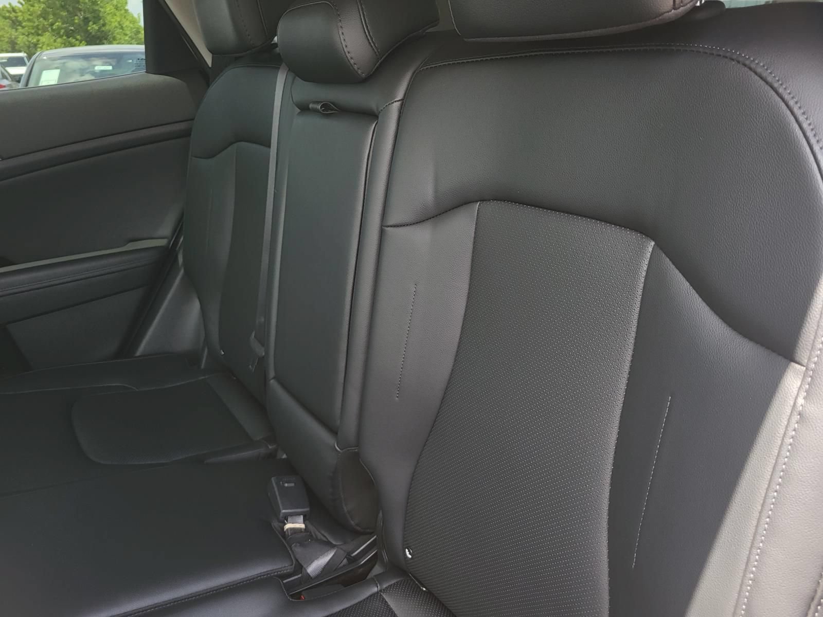 Used 2025 Kia Sportage EX FWD image 12