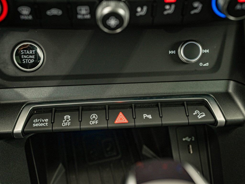 Used 2023 Audi Q3 2.0T Premium Plus w/ Premium Plus Package image 34