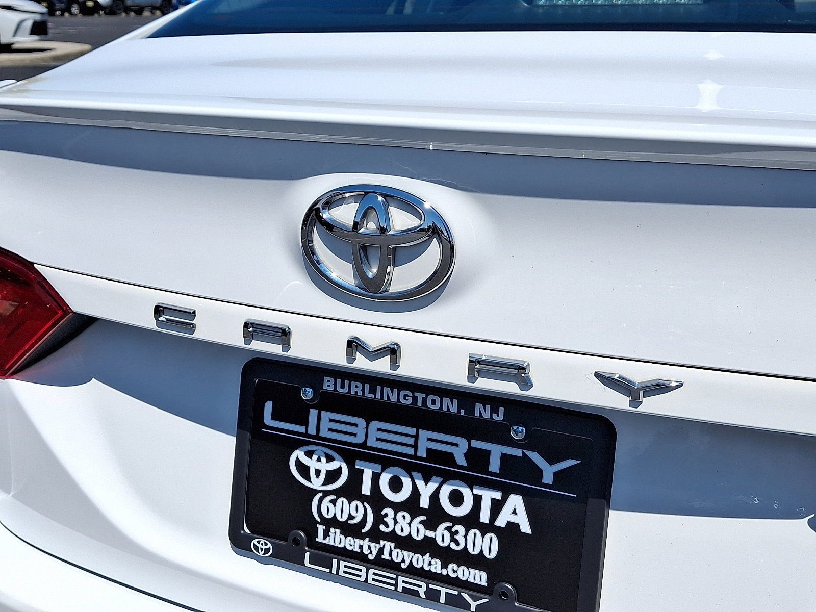 Used 2020 Toyota Camry SE FWD image 29
