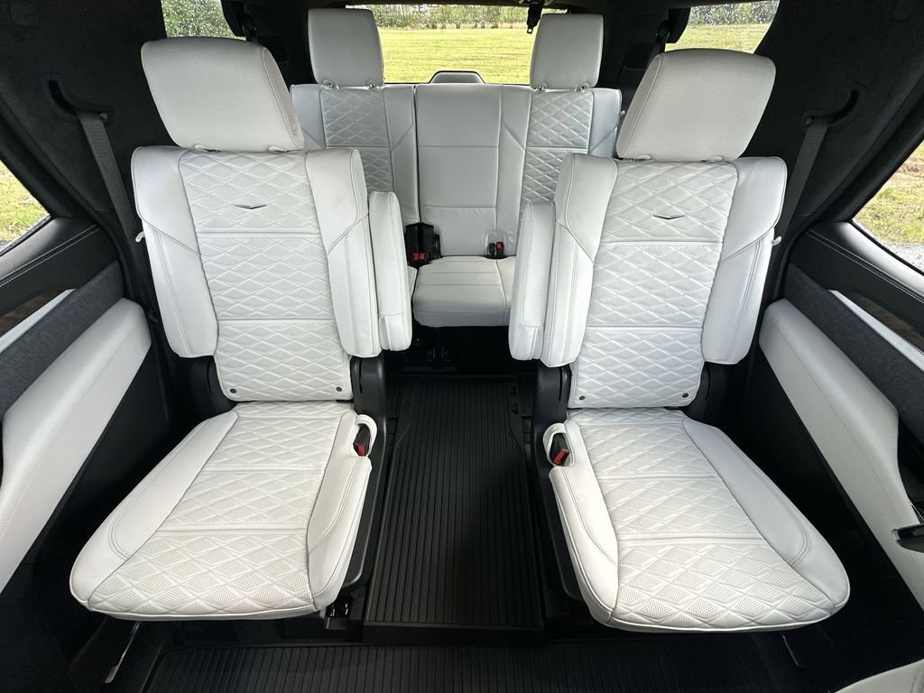 New 2026 Cadillac Escalade Platinum Sport w/ LPO, ONYX Package image 23