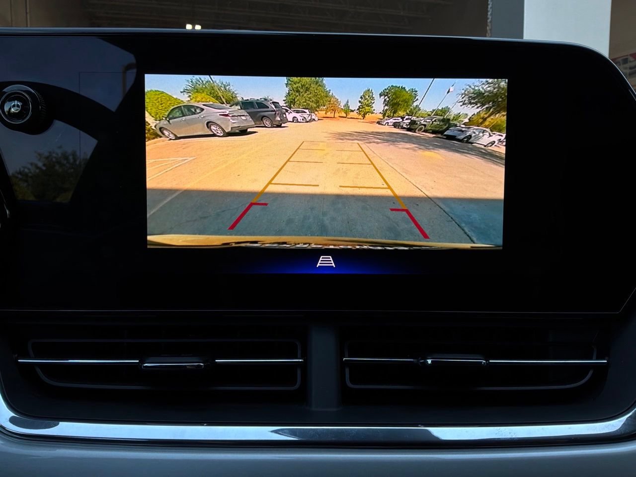 Used 2025 Chevrolet Trax LT FWD image 34