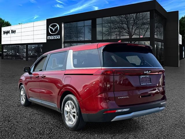 Used 2024 Kia Carnival LX FWD image 3