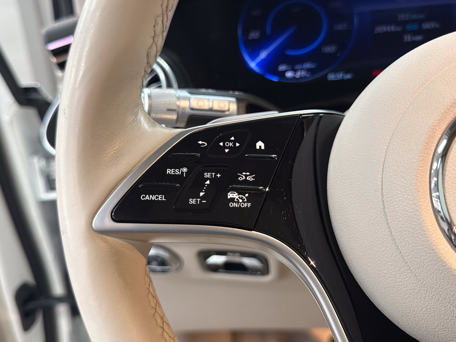 Certified 2023 Mercedes-Benz EQS 580 4MATIC SUV image 30