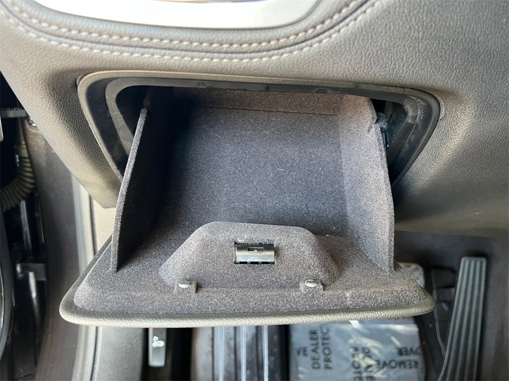 Used 2022 BMW 740i image 30