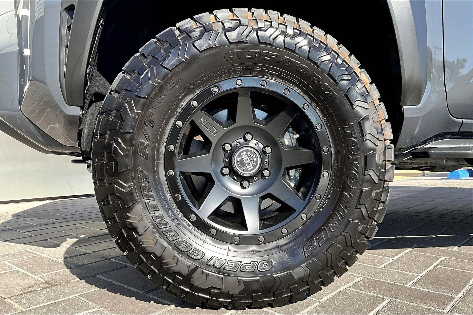 Used 2025 Toyota 4Runner TRD Off-Road image 9