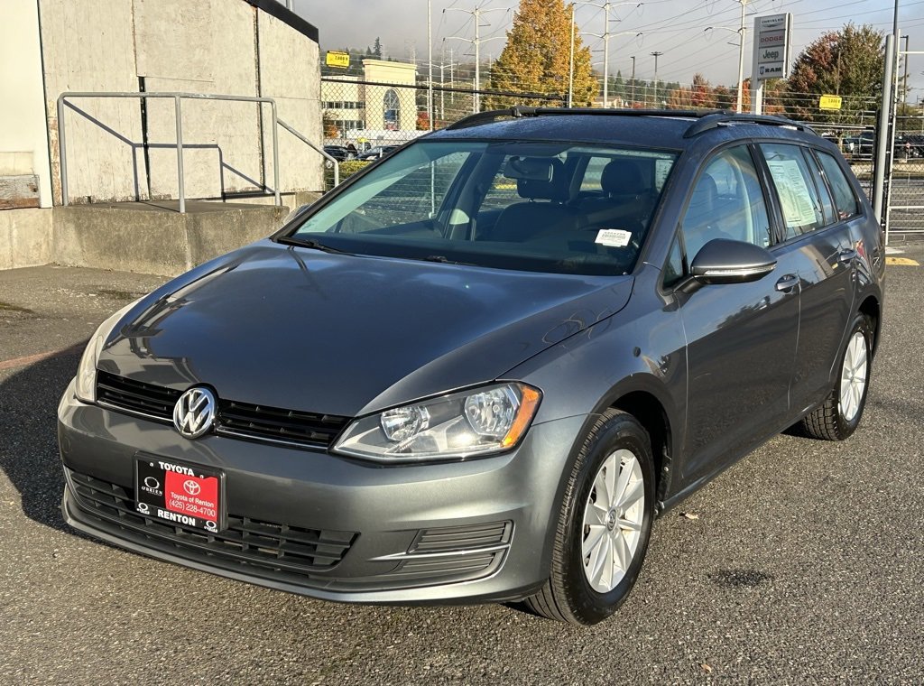 Used 2015 Volkswagen Golf S image 1