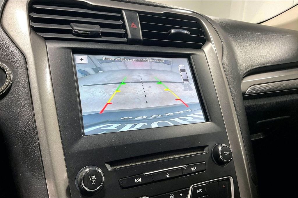 Used 2018 Ford Fusion SE w/ Fusion SE Technology Package image 29