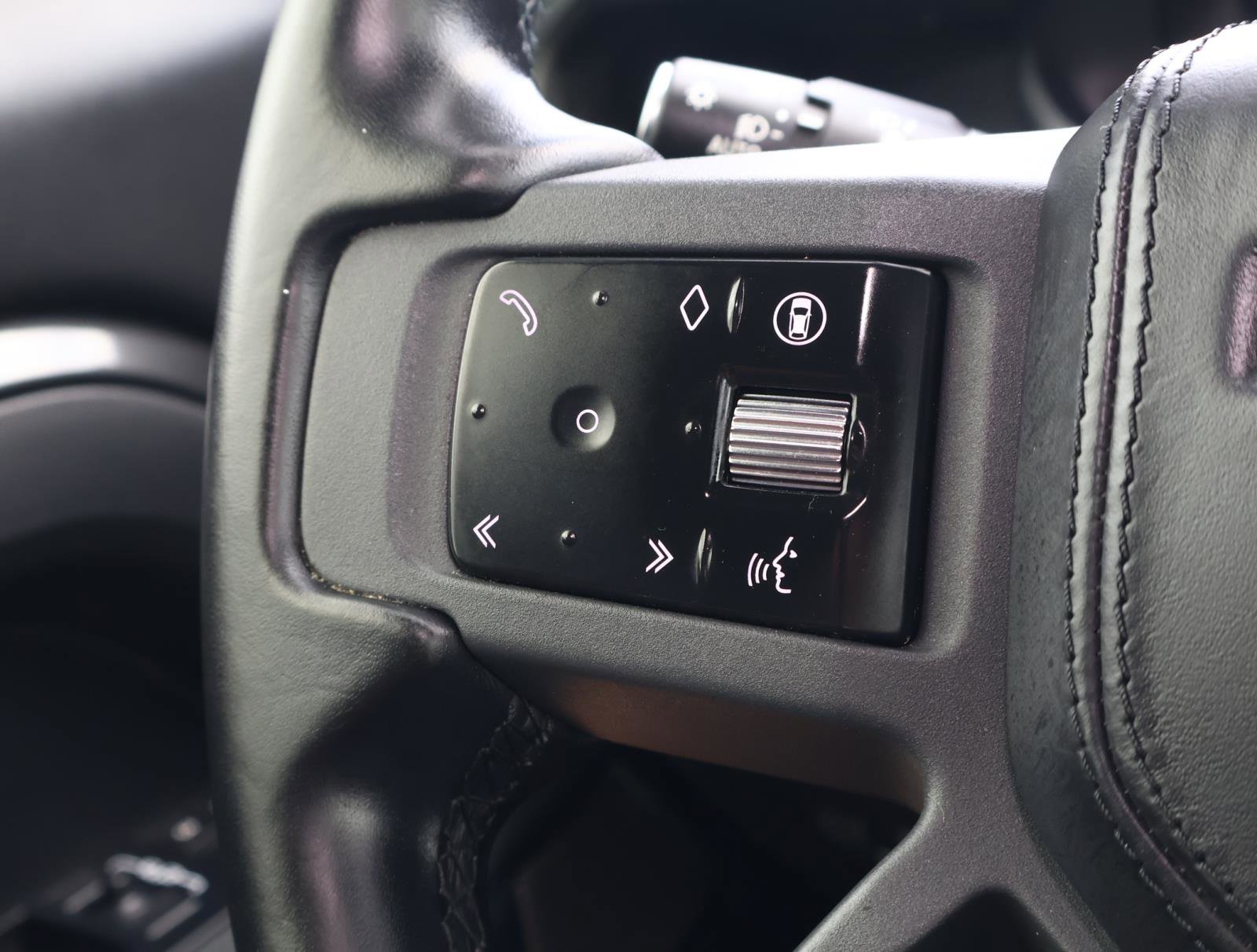 Used 2024 Land Rover Defender 130 X image 23