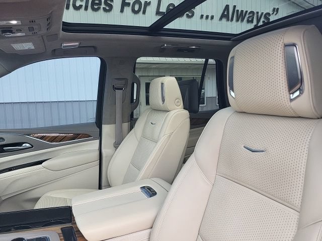 Used 2021 Cadillac Escalade Premium Luxury Platinum AWD/4WD image 7