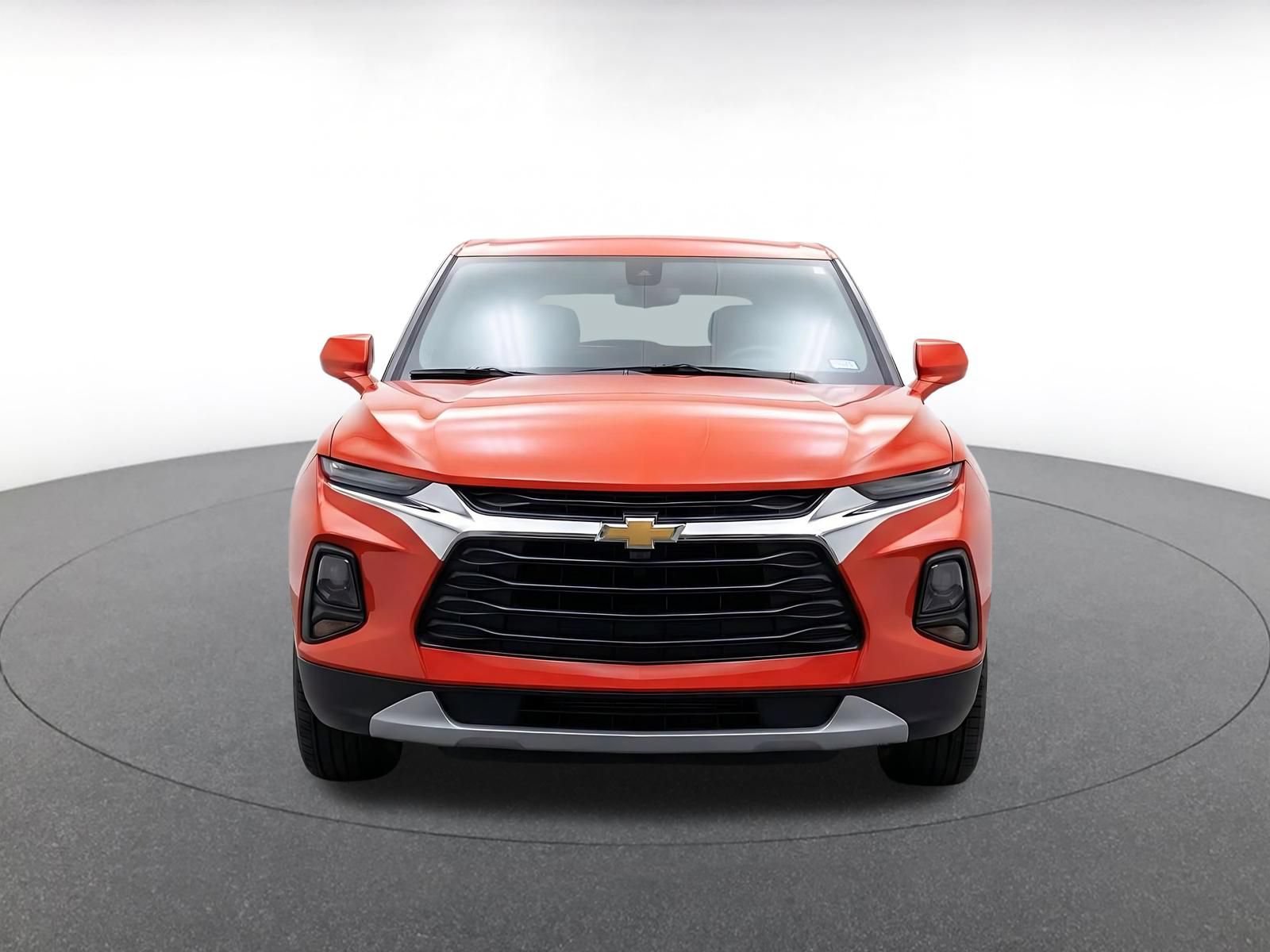 Used 2025 Chevrolet Blazer LT FWD image 2