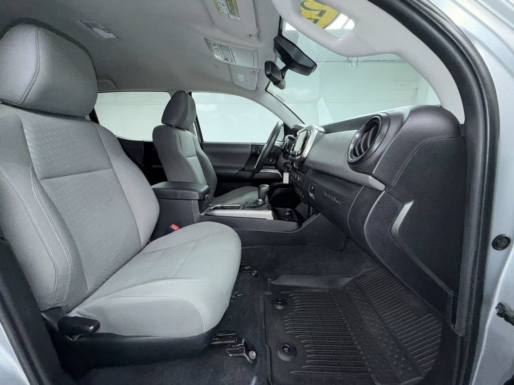 Used 2022 Toyota Tacoma SR5 AWD/4WD image 13