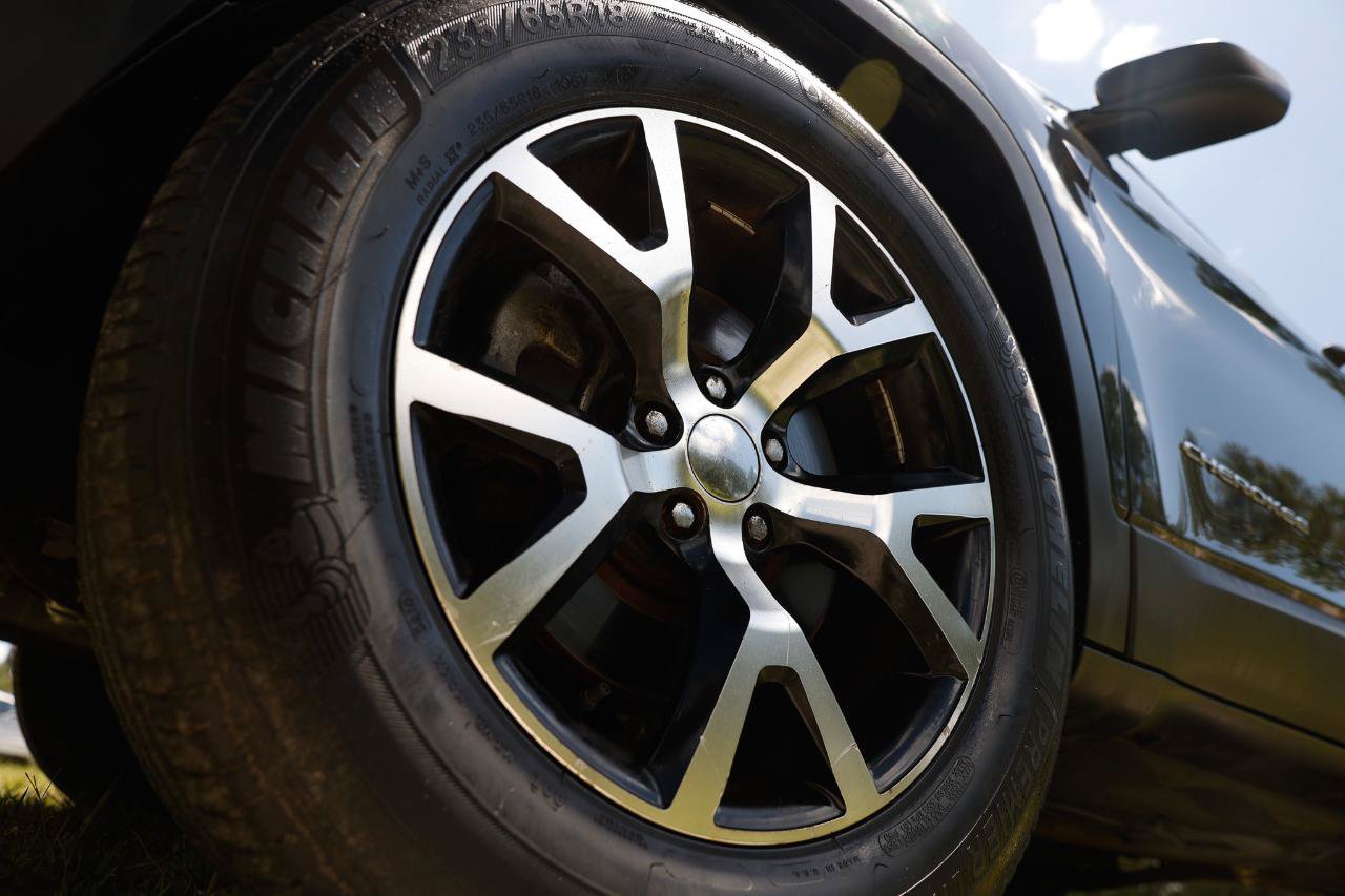 Used 2014 Jeep Cherokee Sport FWD image 29