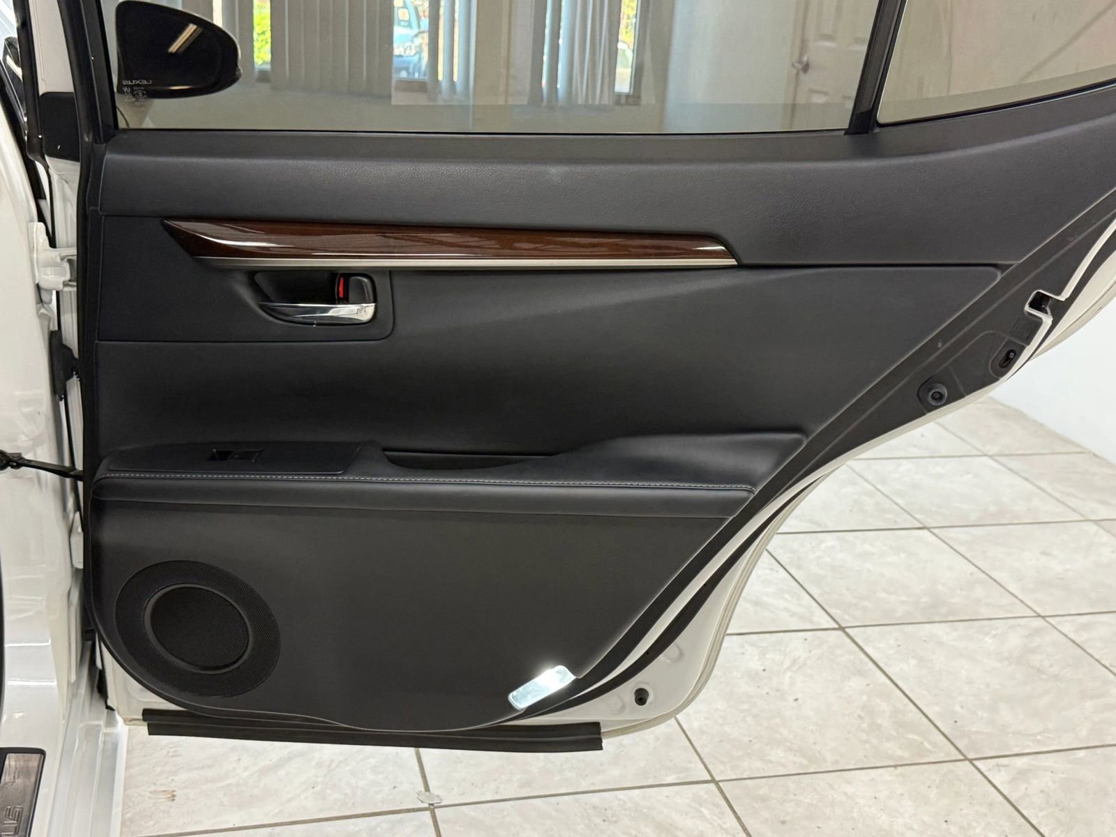 Used 2013 Lexus ES 350 w/ Luxury Pkg image 20