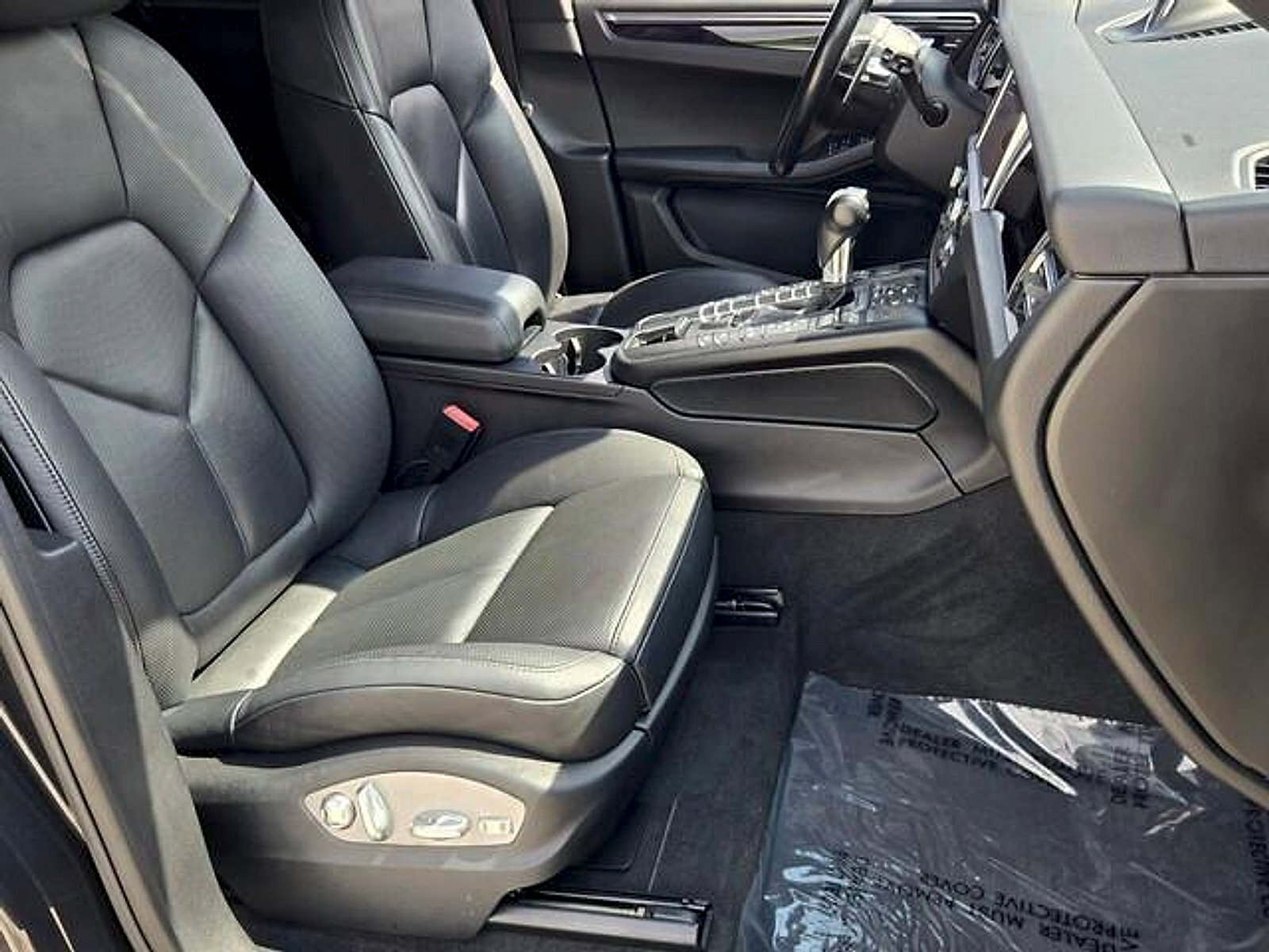 Used 2019 Porsche Macan AWD/4WD image 16