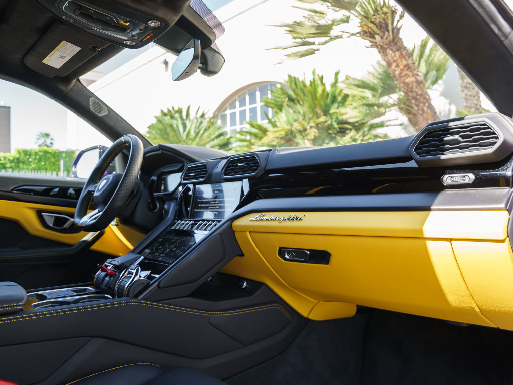 Used 2024 Lamborghini Urus S AWD/4WD image 25