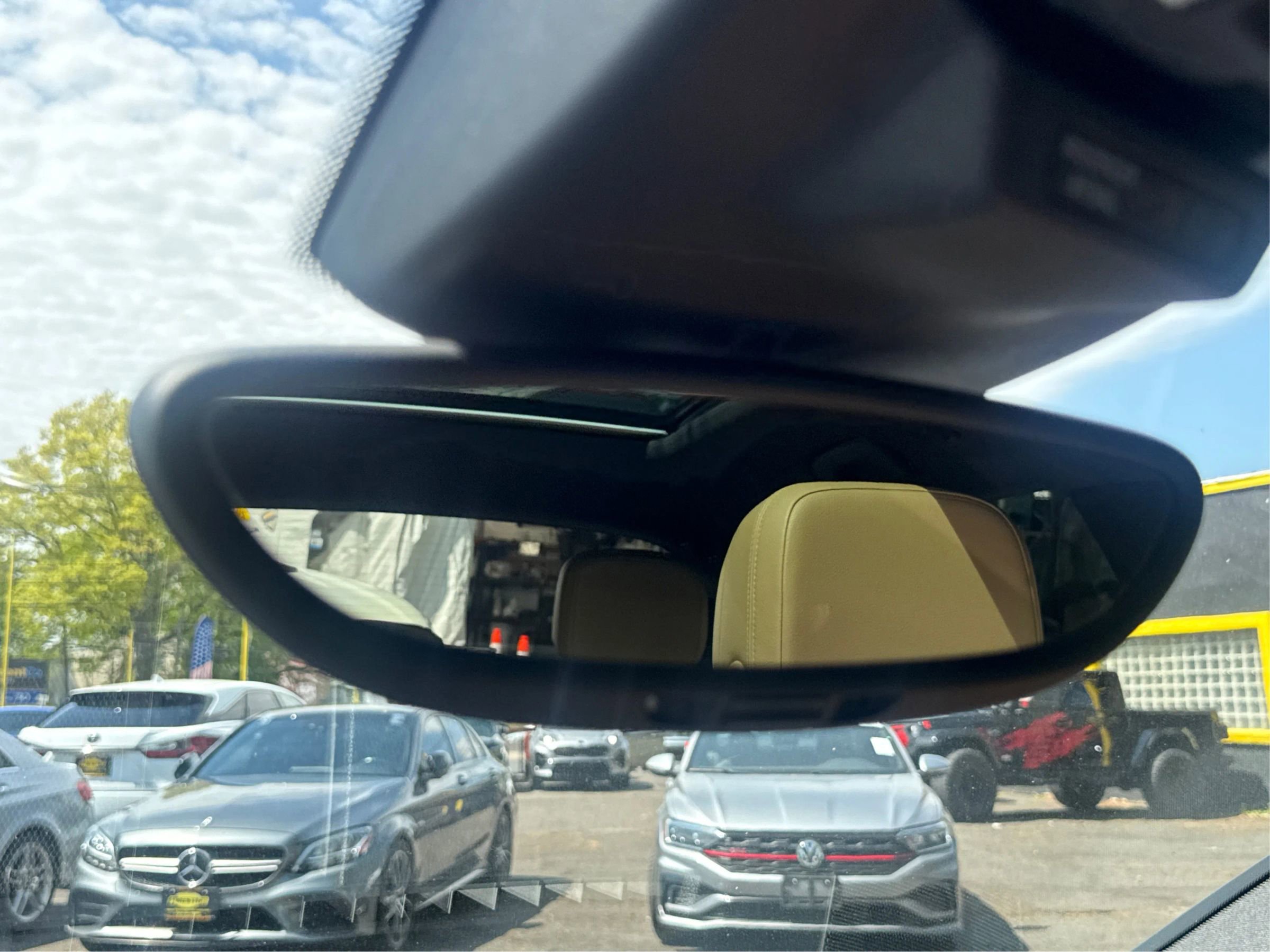 Used 2018 Porsche Macan Sport Edition AWD/4WD image 14