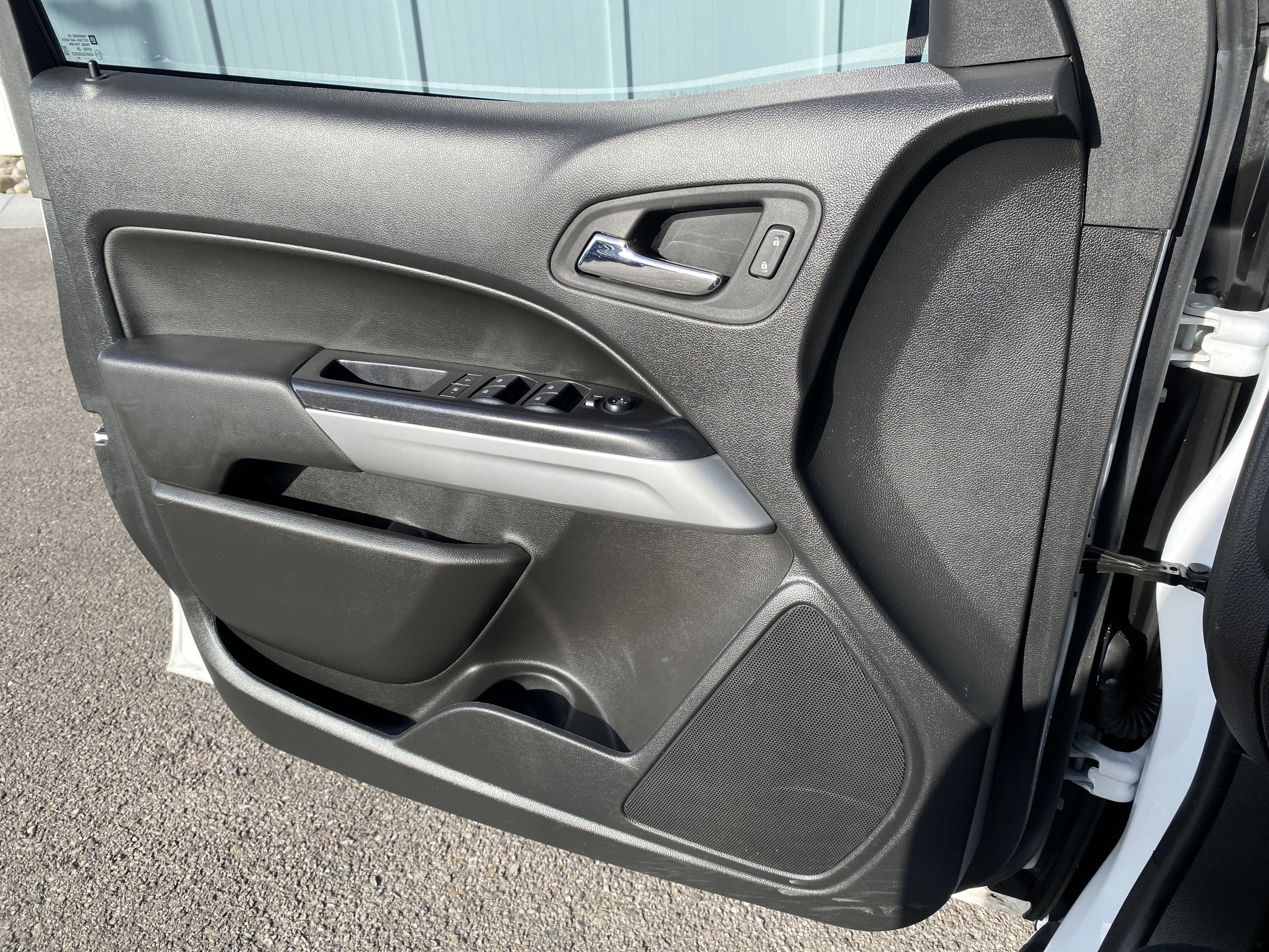 Used 2022 Chevrolet Colorado LT w/ Safety Package image 17