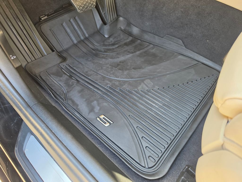 Used 2018 BMW 530e 530e iPerformance image 32