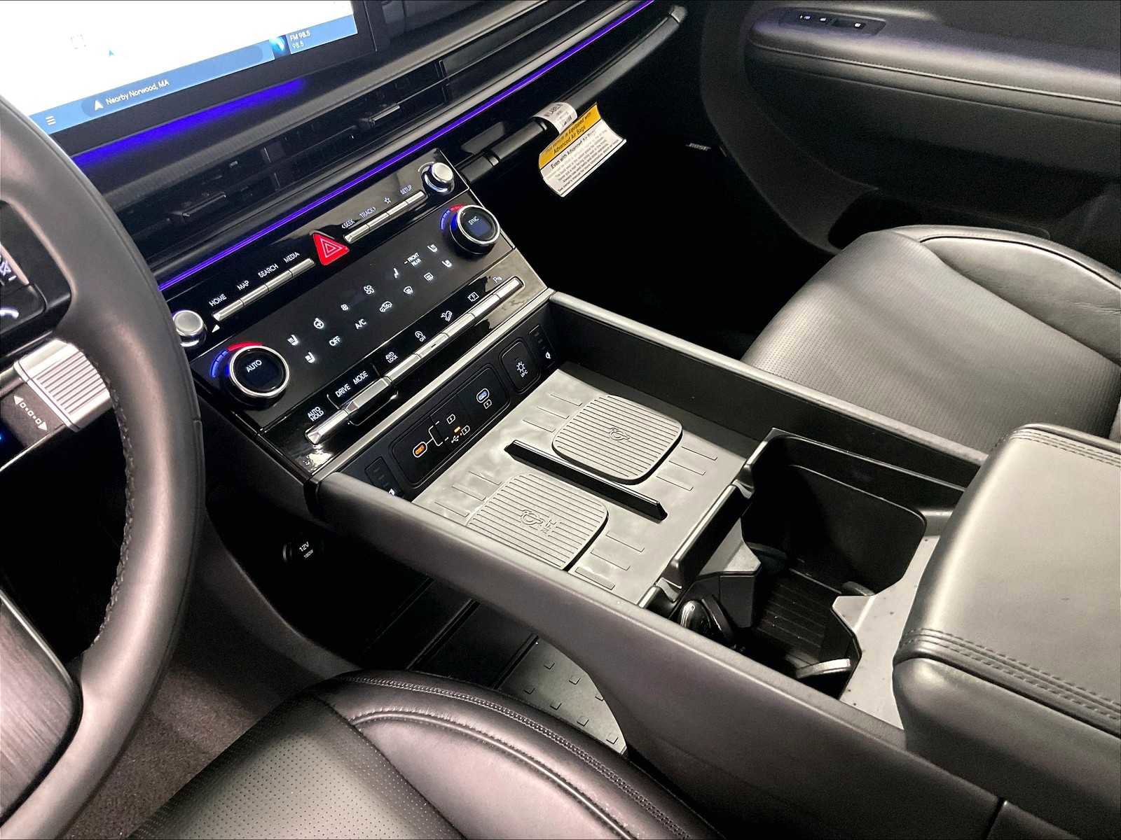 Used 2025 Hyundai Santa Fe Calligraphy image 21