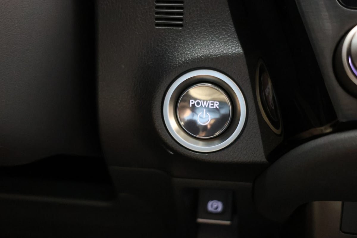 Used 2024 Lexus ES 300h Ultra Luxury w/ Accessory Package (Z2) FWD image 19