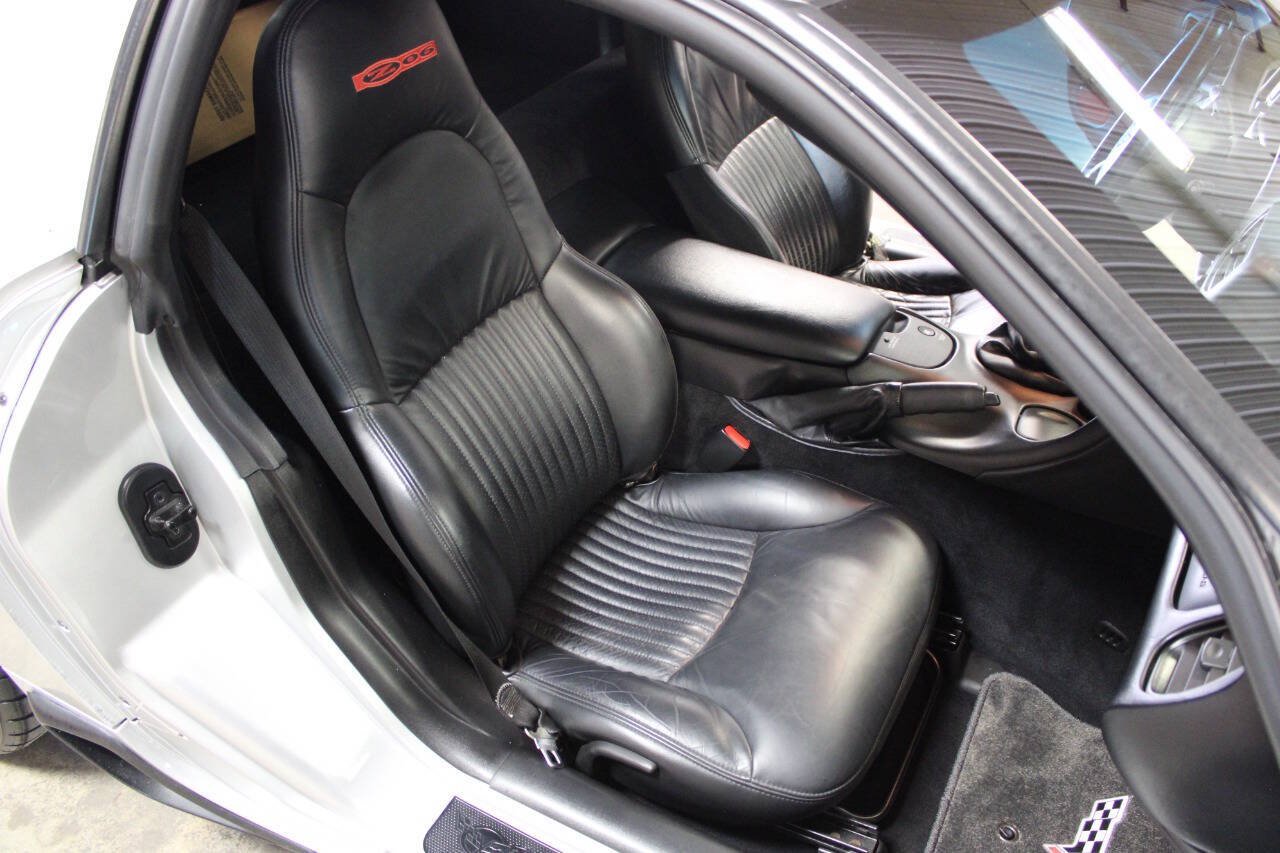 Used 2001 Chevrolet Corvette Z06 w/ Memory Pkg RWD image 22