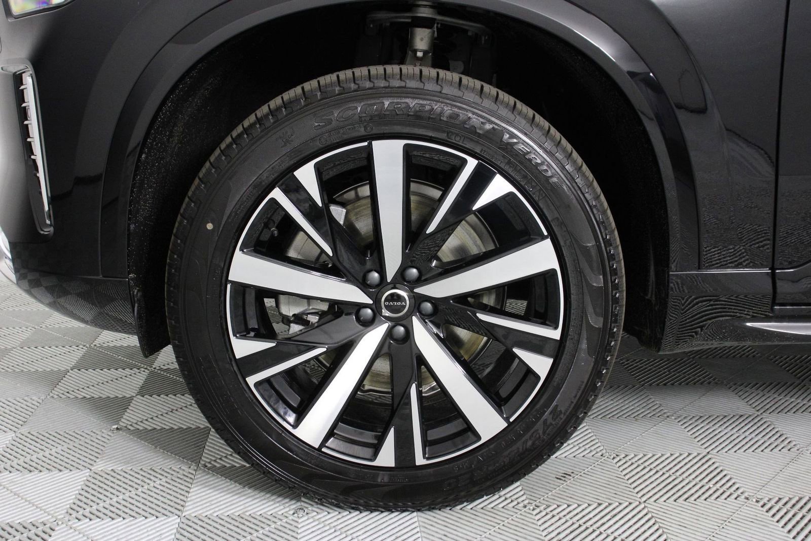 New 2026 Volvo XC90 B5 Core AWD/4WD image 13