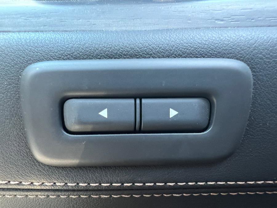 Used 2025 Nissan Ariya FWD image 32