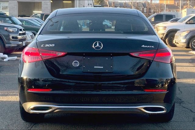 Used 2025 Mercedes-Benz C 300 4MATIC Sedan image 3