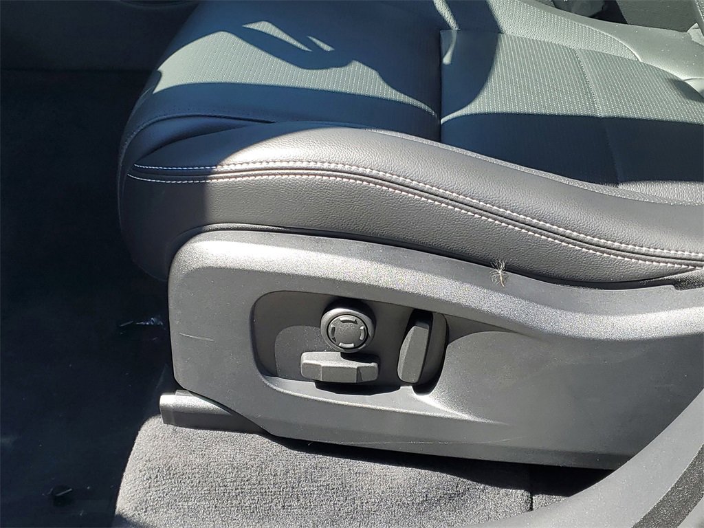 New 2025 Jaguar F-PACE R-Dynamic S image 12