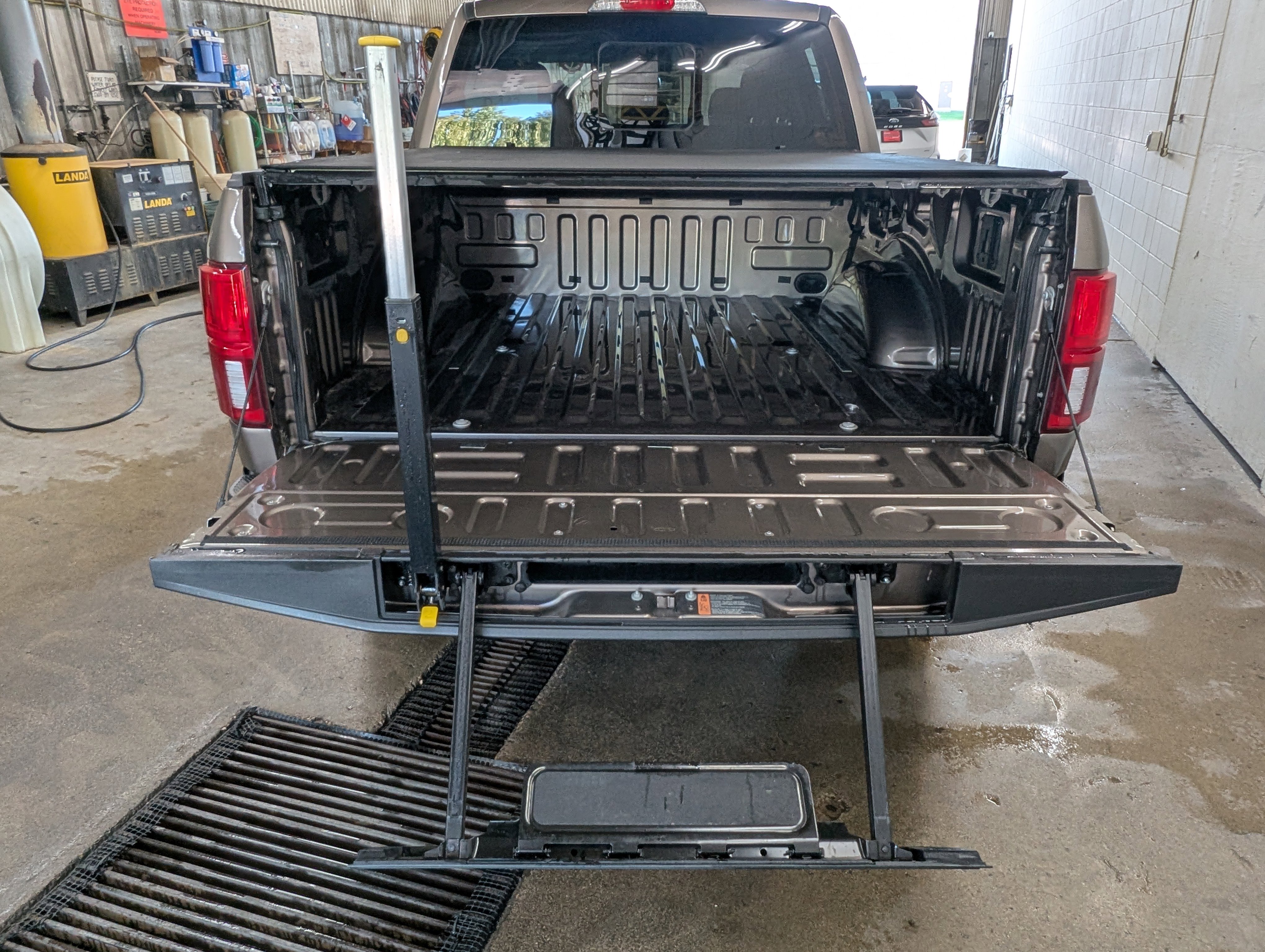 Used 2019 Ford F150 Lariat w/ Equipment Group 502A Luxury image 14