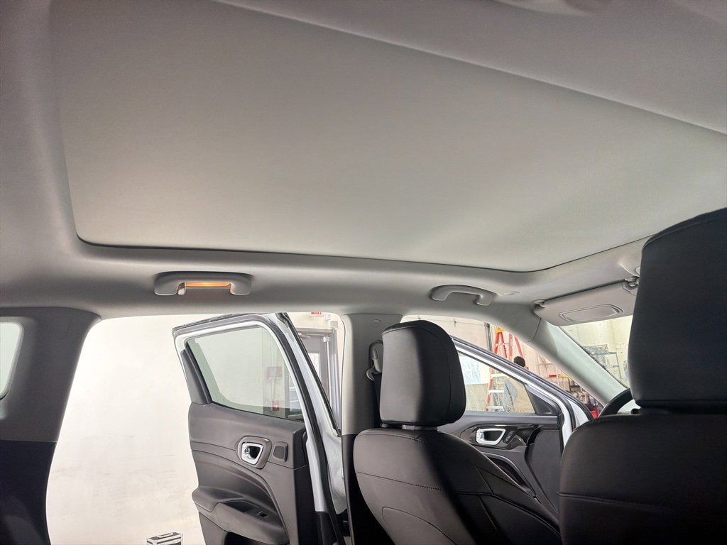 Used 2022 Jeep Compass Trailhawk w/ Trailhawk Elite Group image 13