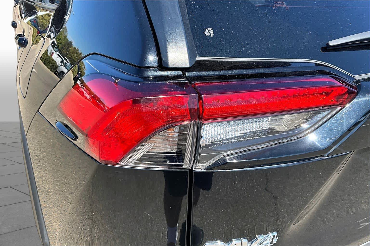 Certified 2021 Toyota RAV4 XLE AWD/4WD image 28