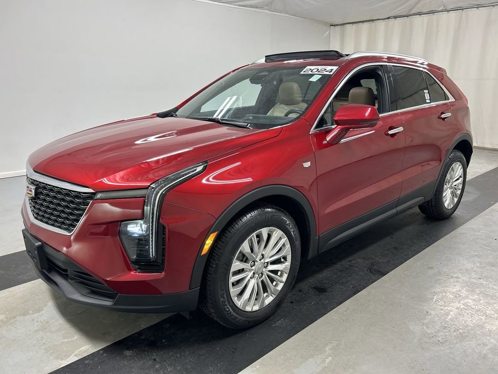 Used 2024 Cadillac XT4 Luxury w/ Cold Weather Package image 5