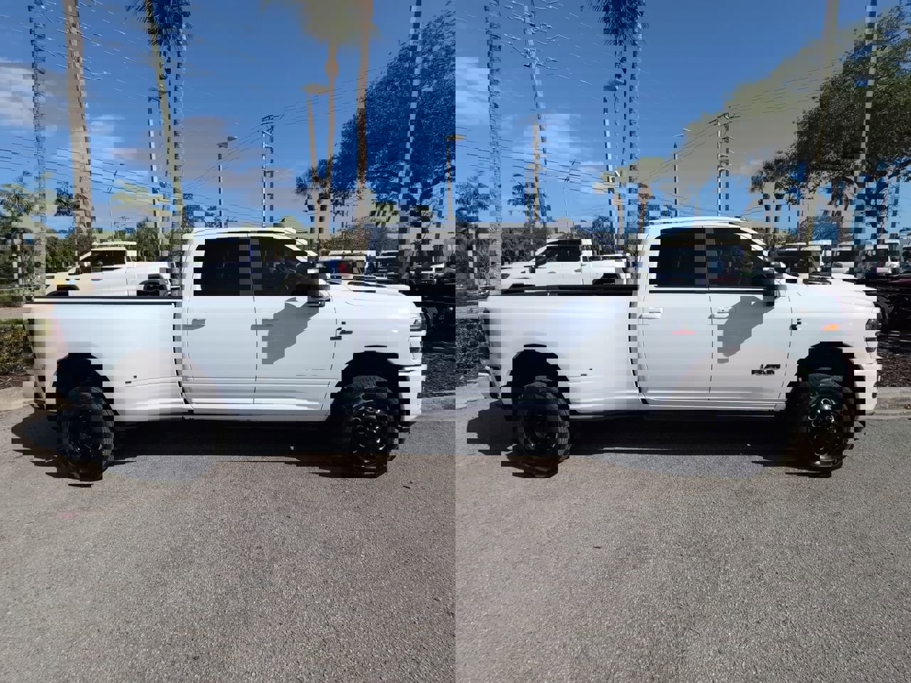 Used 2025 RAM 3500 Laramie AWD/4WD image 4