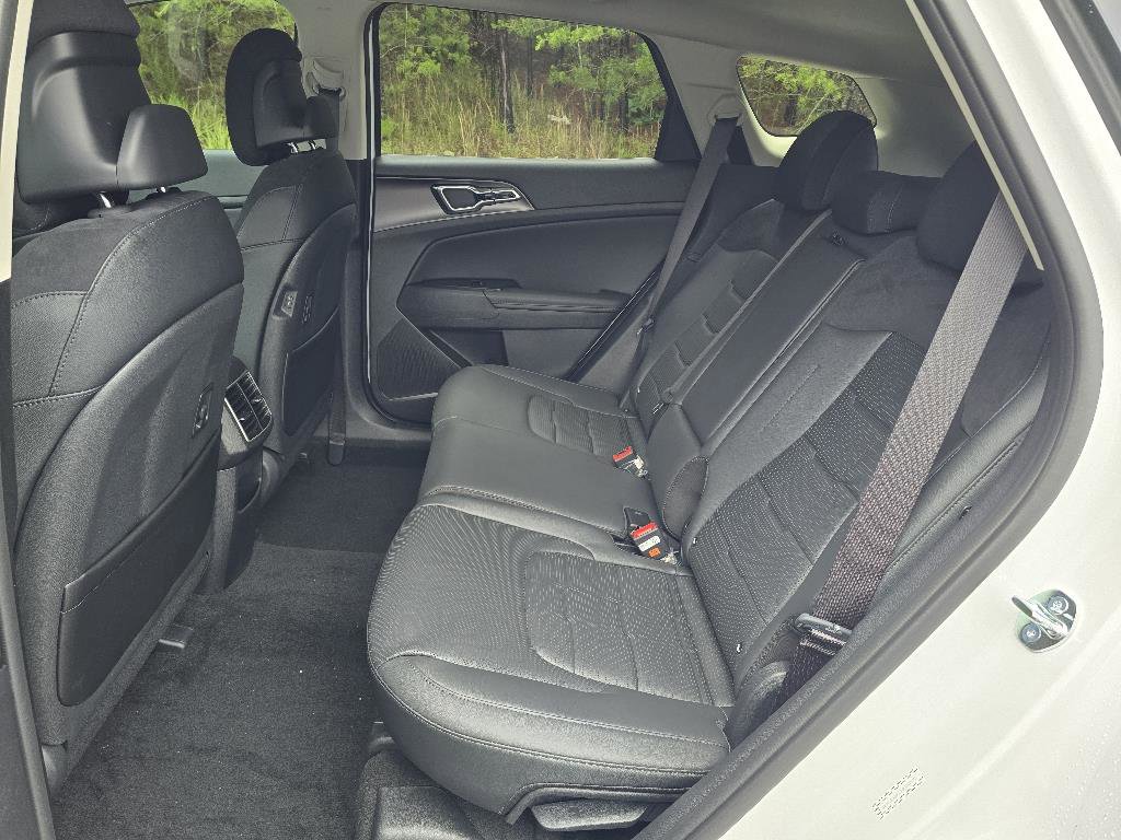 New 2026 Kia Sportage SX FWD image 4