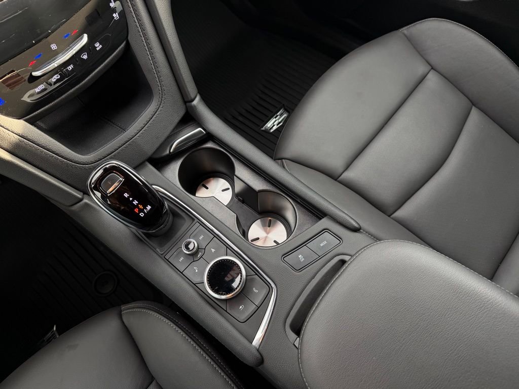 Used 2025 Cadillac XT6 Sport w/ Technology Package image 21