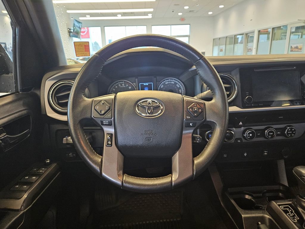Used 2017 Toyota Tacoma TRD Off-Road w/ Tow Package (A/T) image 15
