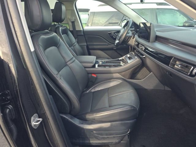Used 2025 Lincoln Aviator Premiere image 10