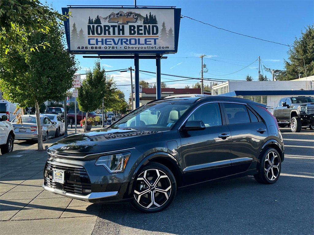 Used 2023 Kia Niro SX Touring
